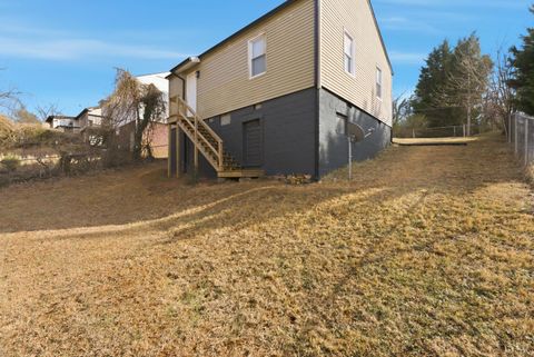 Tiny photo for 718 Kenbridge Road, Lynchburg, VA 24502 (MLS # 364085)