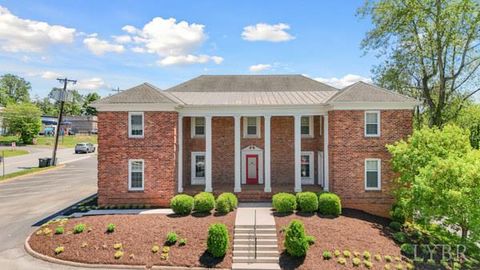 Photo of 6200 Fort Avenue, Lynchburg, VA 24502 (MLS # 364164)