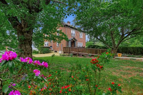 Tiny photo for 18697 Forest Road, Lynchburg, VA 24502 (MLS # 366436)