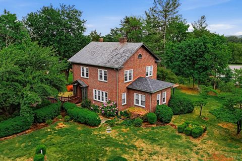 Tiny photo for 18697 Forest Road, Lynchburg, VA 24502 (MLS # 366436)