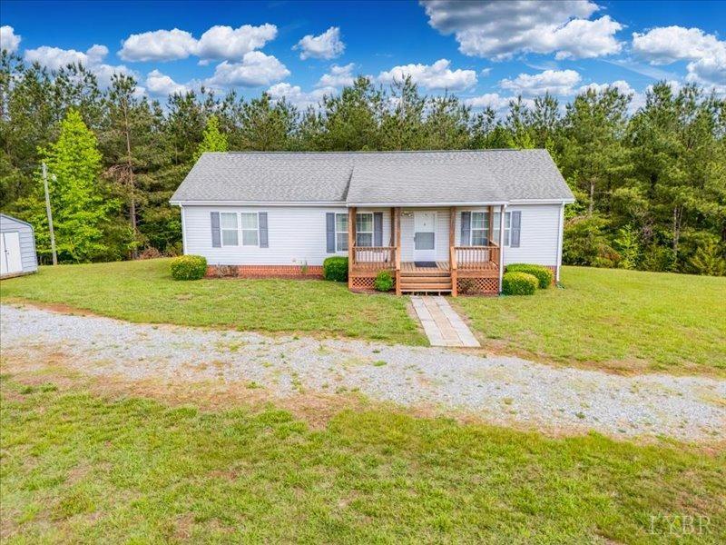 2453 Easome Road, Hurt, Virginia image 1