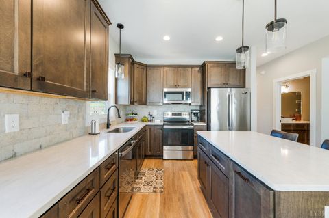 Tiny photo for 4442 Goode Road, Goode, VA 24556 (MLS # 365597)