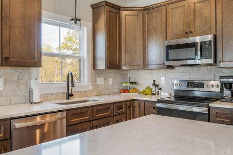 Tiny photo for 4442 Goode Road, Goode, VA 24556 (MLS # 365597)
