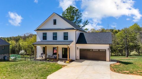 Tiny photo for 4442 Goode Road, Goode, VA 24556 (MLS # 365597)