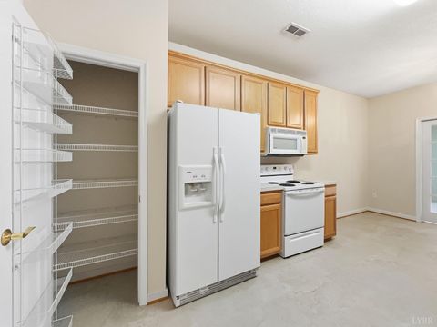 Tiny photo for 404 Legacy Oaks Circle, Lynchburg, VA 24501 (MLS # 365458)