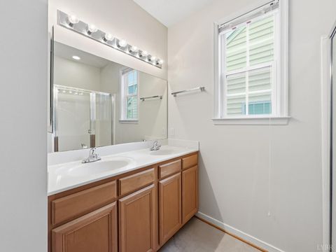 Tiny photo for 404 Legacy Oaks Circle, Lynchburg, VA 24501 (MLS # 365458)