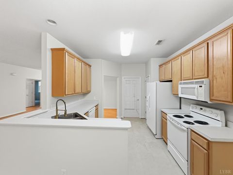 Tiny photo for 404 Legacy Oaks Circle, Lynchburg, VA 24501 (MLS # 365458)