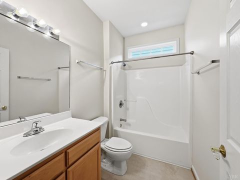 Tiny photo for 404 Legacy Oaks Circle, Lynchburg, VA 24501 (MLS # 365458)