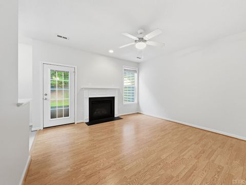 Tiny photo for 404 Legacy Oaks Circle, Lynchburg, VA 24501 (MLS # 365458)