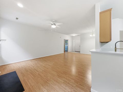 Tiny photo for 404 Legacy Oaks Circle, Lynchburg, VA 24501 (MLS # 365458)
