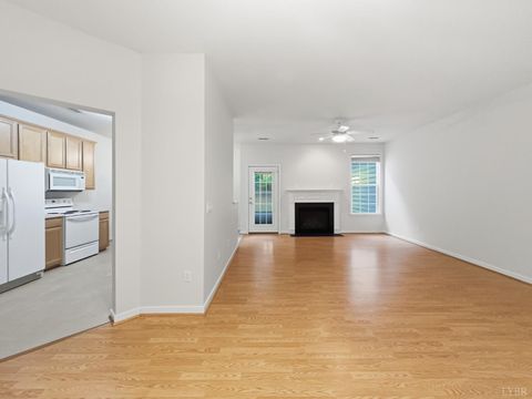 Tiny photo for 404 Legacy Oaks Circle, Lynchburg, VA 24501 (MLS # 365458)