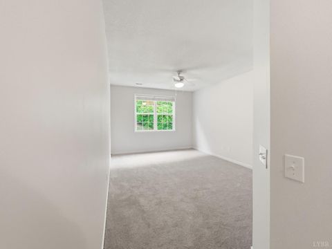 Tiny photo for 404 Legacy Oaks Circle, Lynchburg, VA 24501 (MLS # 365458)
