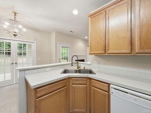Tiny photo for 404 Legacy Oaks Circle, Lynchburg, VA 24501 (MLS # 365458)