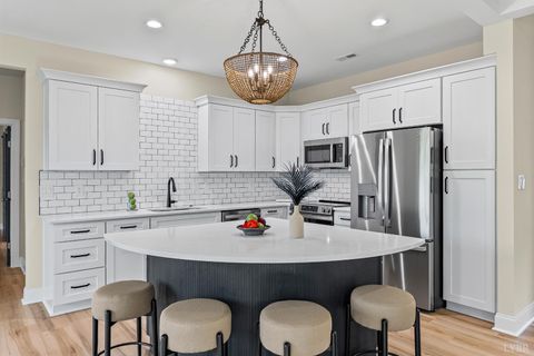 Tiny photo for 1295 Boonsboro Meadows Drive, Lynchburg, VA 24503 (MLS # 364697)