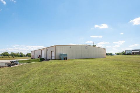 Tiny photo for 200 Industrial Park, Appomattox, VA 24522 (MLS # 364475)