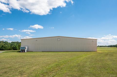 Tiny photo for 200 Industrial Park, Appomattox, VA 24522 (MLS # 364475)