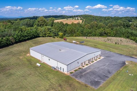 Tiny photo for 200 Industrial Park, Appomattox, VA 24522 (MLS # 364475)