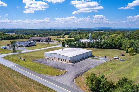 Tiny photo for 200 Industrial Park, Appomattox, VA 24522 (MLS # 364475)