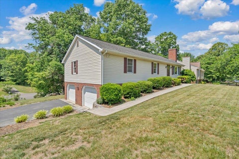Homes For Sale - 165 Fox Fire<br/> Cloverdale, VA 24077
