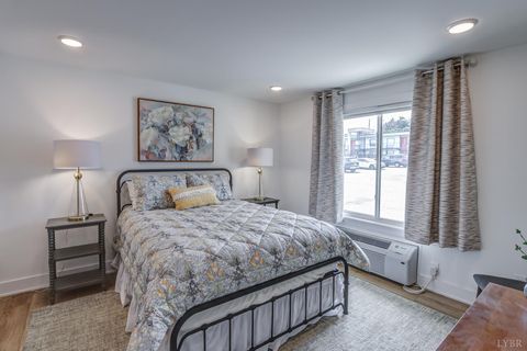 Tiny photo for 1500 Main Street #301, Lynchburg, VA 24504 (MLS # 366420)