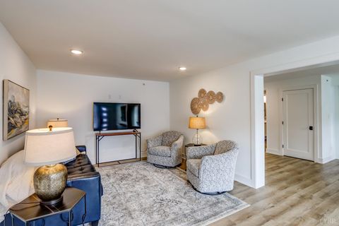 Tiny photo for 1500 Main Street #301, Lynchburg, VA 24504 (MLS # 366420)