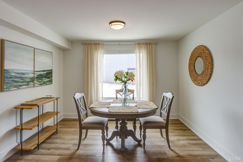 Tiny photo for 1500 Main Street #301, Lynchburg, VA 24504 (MLS # 366420)