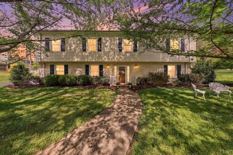 Photo of 3640 Willow Lawn Drive, Lynchburg, VA 24503 (MLS # 365689)