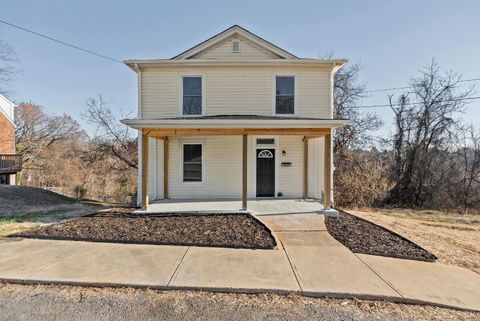 Photo of 1800 Floyd Street, Lynchburg, VA 24501 (MLS # 363839)