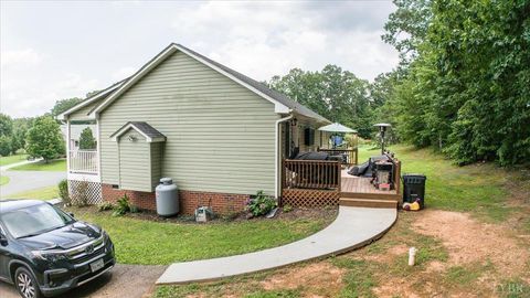 Tiny photo for 24 Trotter Lane, Concord, VA 24538 (MLS # 362449)