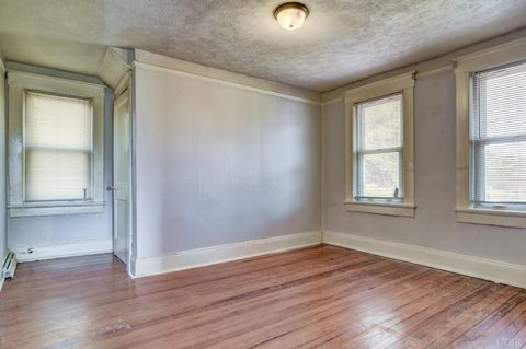 Tiny photo for 201 Seminole Drive, Madison Heights, VA 24572 (MLS # 364543)