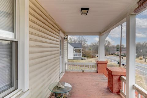 Tiny photo for 201 Seminole Drive, Madison Heights, VA 24572 (MLS # 364543)