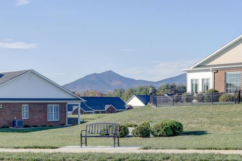 Tiny photo for 125 Villa Oak Circle, Bedford, VA 24523 (MLS # 363763)