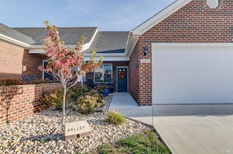 Tiny photo for 125 Villa Oak Circle, Bedford, VA 24523 (MLS # 363763)
