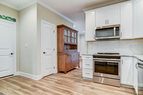 Tiny photo for 125 Villa Oak Circle, Bedford, VA 24523 (MLS # 363763)