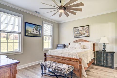 Tiny photo for 125 Villa Oak Circle, Bedford, VA 24523 (MLS # 363763)