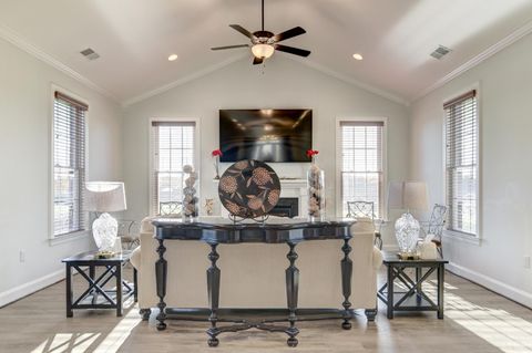 Tiny photo for 125 Villa Oak Circle, Bedford, VA 24523 (MLS # 363763)