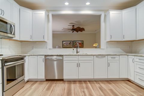 Tiny photo for 125 Villa Oak Circle, Bedford, VA 24523 (MLS # 363763)