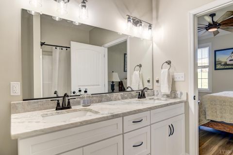 Tiny photo for 125 Villa Oak Circle, Bedford, VA 24523 (MLS # 363763)