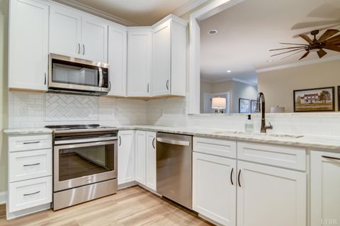 Tiny photo for 125 Villa Oak Circle, Bedford, VA 24523 (MLS # 363763)