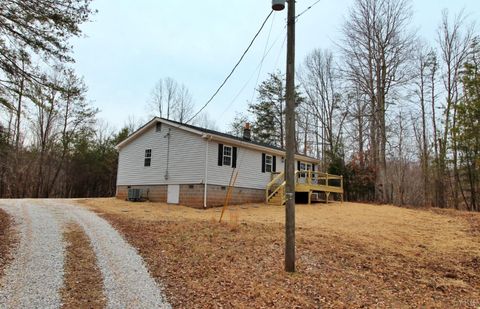 Tiny photo for 1740 Watt Abbitt Road, Appomattox, VA 24522 (MLS # 364812)