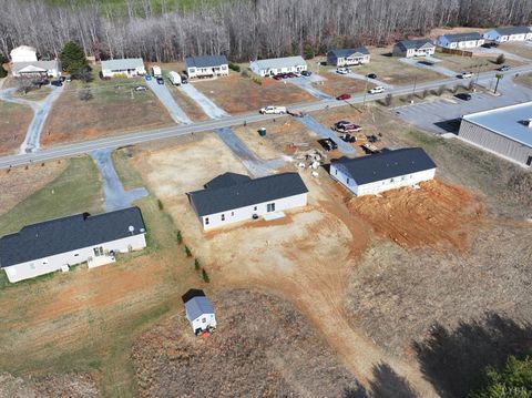 Tiny photo for 2266 Smith Mountain Lake Parkway, Huddleston, VA 24104 (MLS # 363738)