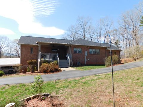 Photo of 320 Ruth Drive, Madison Heights, VA 24572 (MLS # 365415)