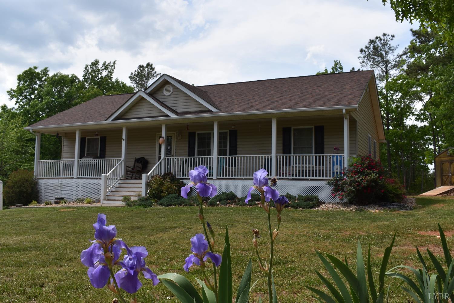 1389 Hummingbird Lane, Spout Spring, Virginia image 3
