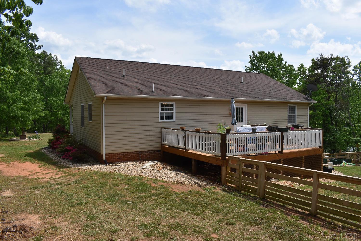 1389 Hummingbird Lane, Spout Spring, Virginia image 5