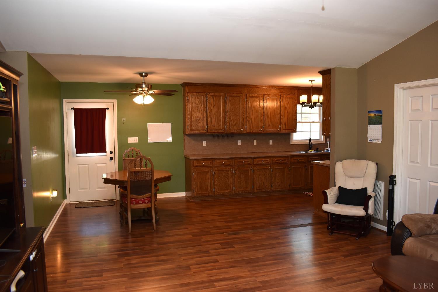 1389 Hummingbird Lane, Spout Spring, Virginia image 17
