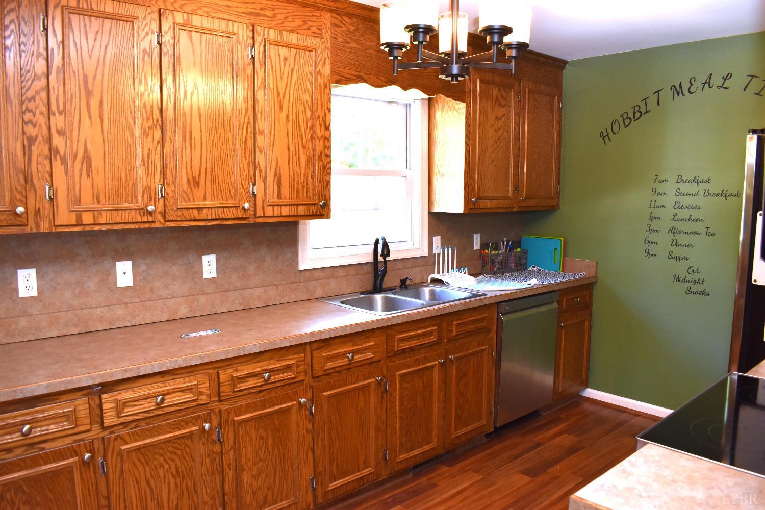 1389 Hummingbird Lane, Spout Spring, Virginia image 10