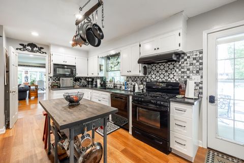 Tiny photo for 11766 Five Forks Road, Farmville, VA 23901 (MLS # 362872)