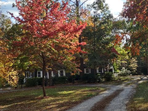 Tiny photo for 11766 Five Forks Road, Farmville, VA 23901 (MLS # 362872)