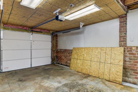 Tiny photo for 586 Kenmore Road, Amherst, VA 24521 (MLS # 365115)