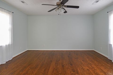 Tiny photo for 586 Kenmore Road, Amherst, VA 24521 (MLS # 365115)